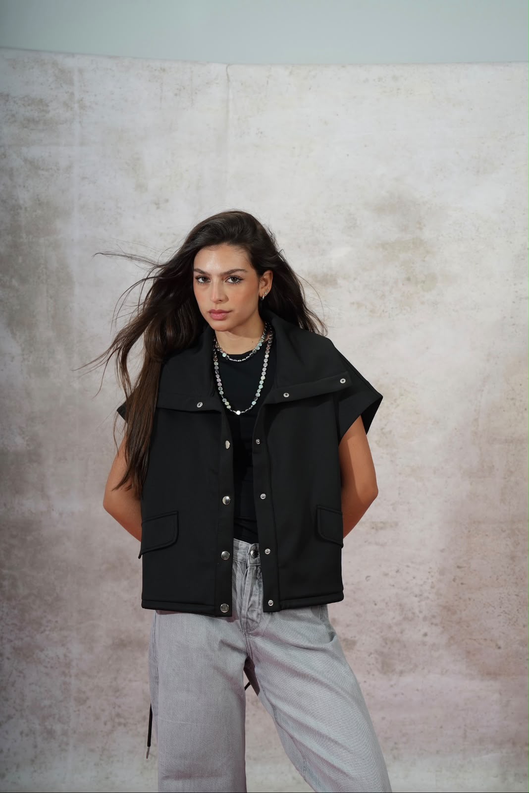 Aria Cropped Vest Black