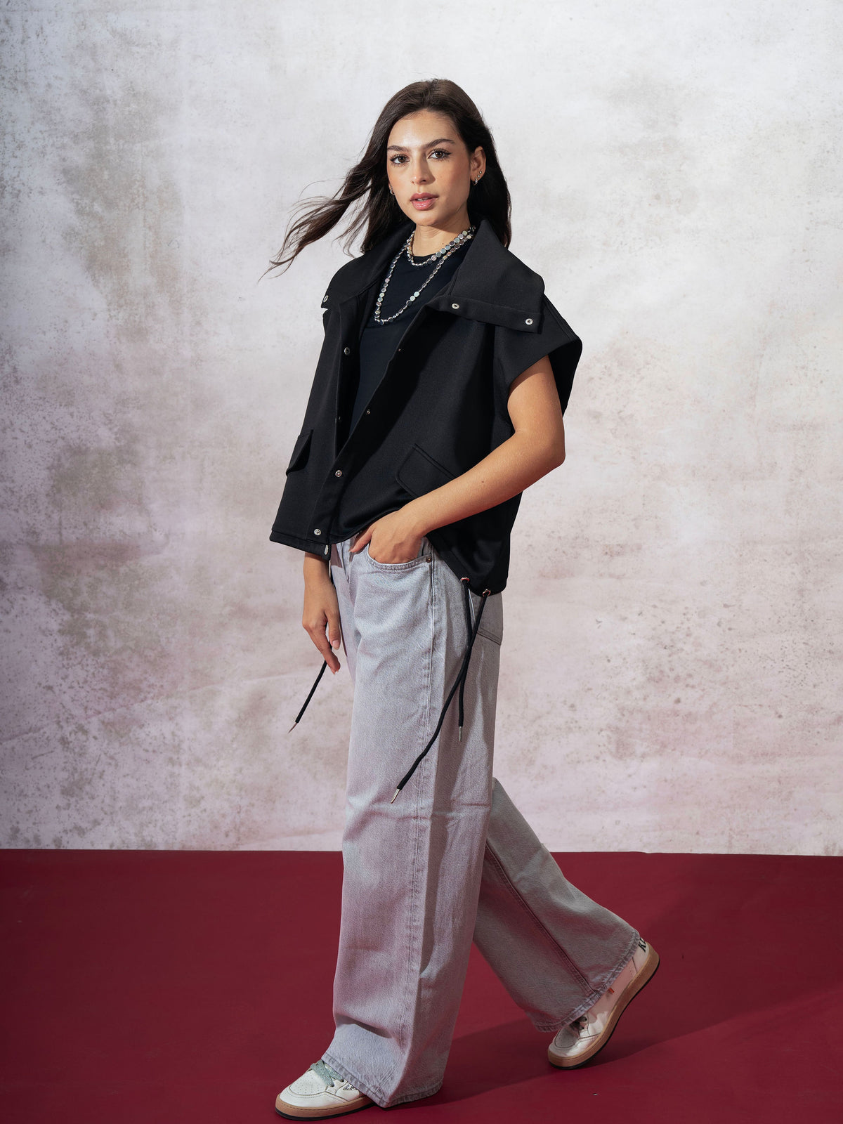 Aria Cropped Vest Black