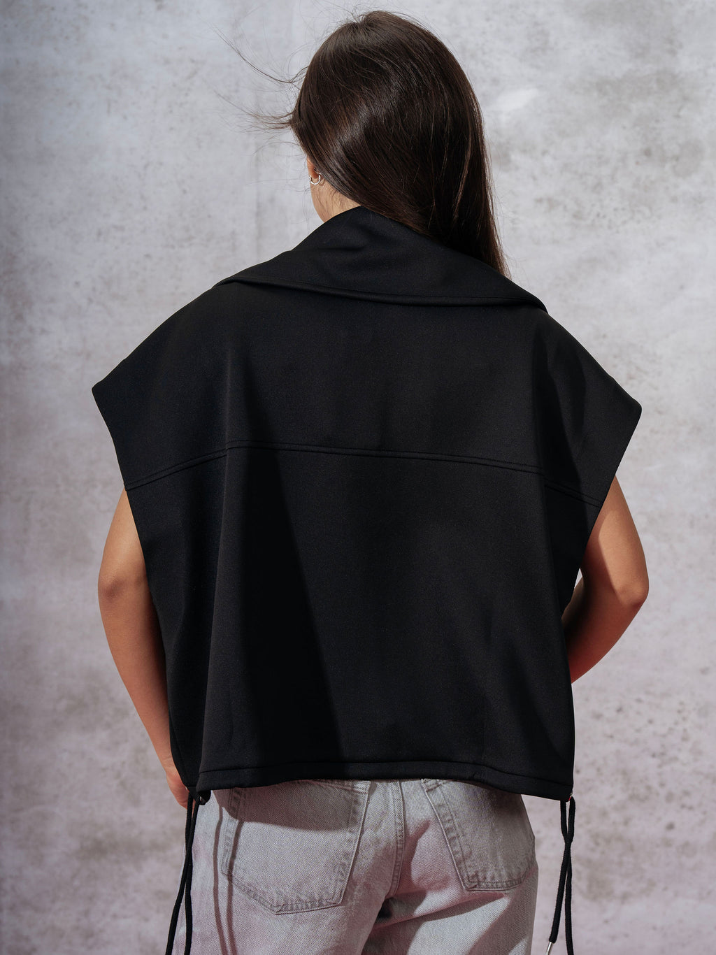 Aria Cropped Vest Black