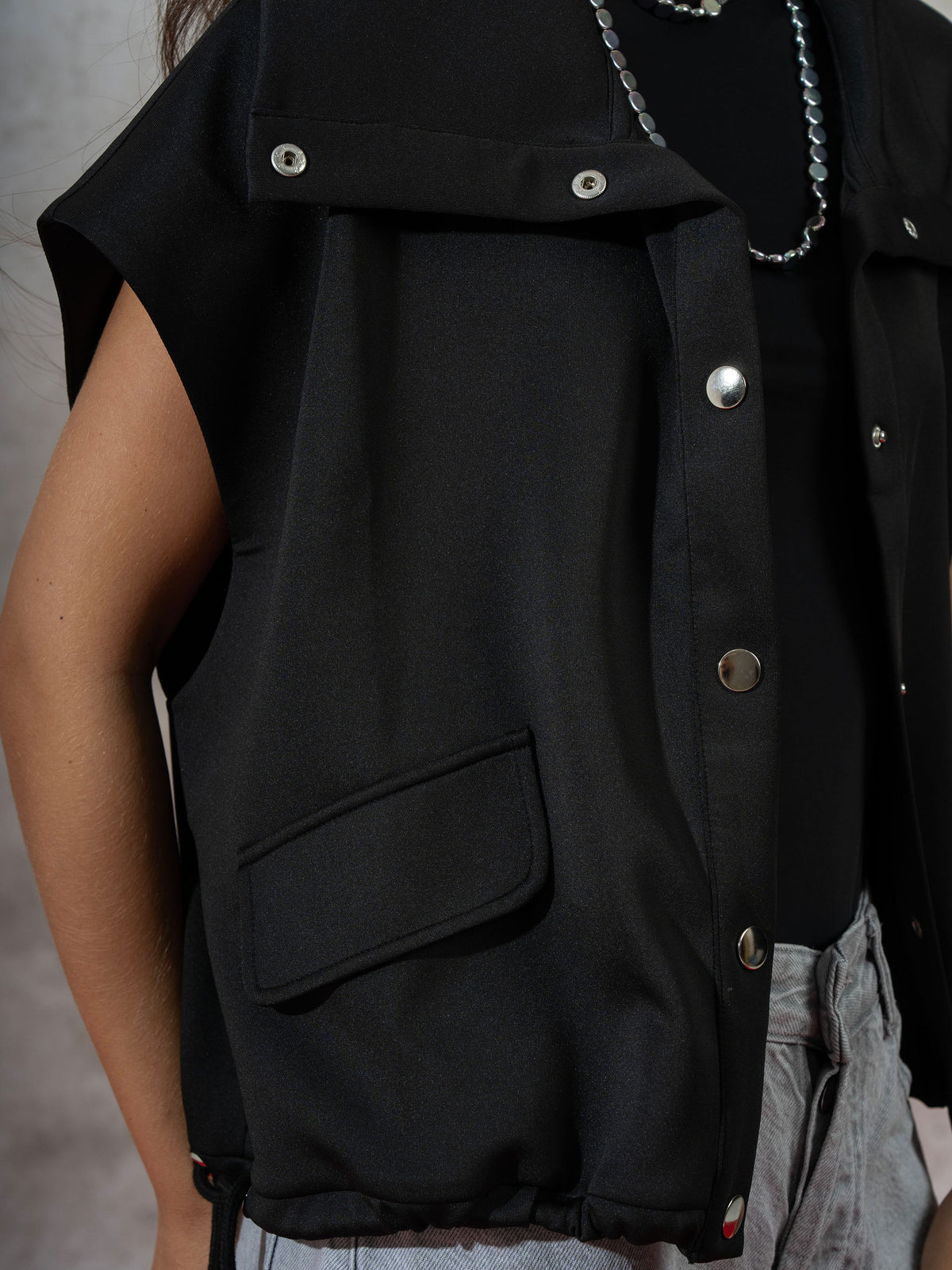 Aria Cropped Vest Black
